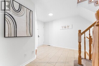 33 Inverary Dr in Ottawa, ON - Building Photo - Building Photo