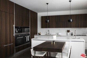 732 Huntley Dr-Unit -1 in West Hollywood, CA - Building Photo - Building Photo