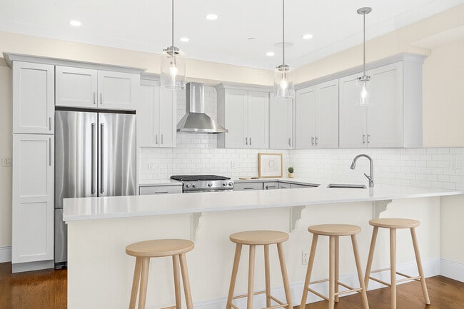 77 Dix St, Unit 2 in Boston, MA - Building Photo - Building Photo