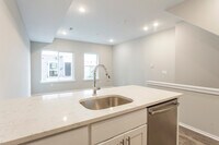 2010 N 8th St, Unit 2F - 6
