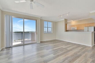 616 Clearwater Park Rd in West Palm Beach, FL - Building Photo - Building Photo
