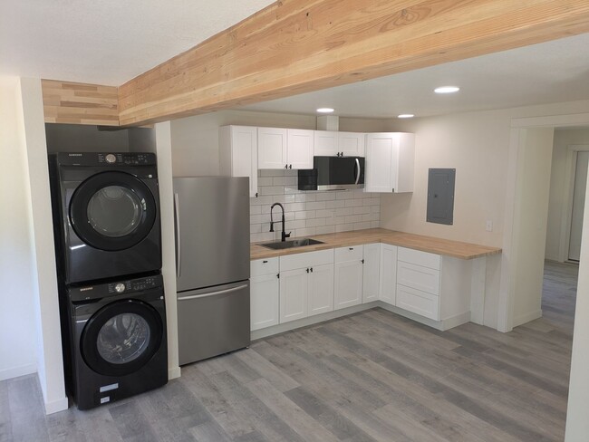 property at 304 N Jefferson St