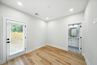 10929 Ivyridge Rd in Houston, TX - Building Photo - Building Photo