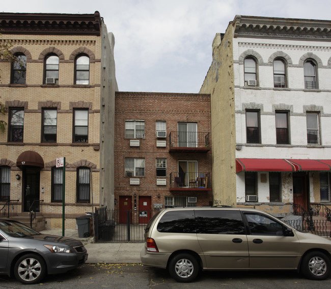 19 Granite St in Brooklyn, NY - Building Photo - Building Photo