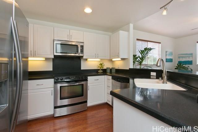 7018 Hawaii Kai Dr in Honolulu, HI - Building Photo - Building Photo