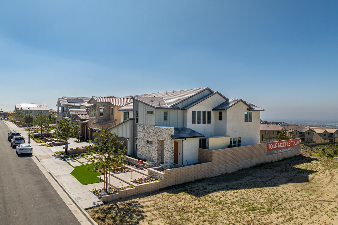 Deerlake Ranch - Horizon in Chatsworth, CA - Building Photo