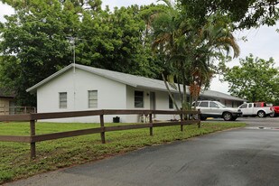 4193 Vermont Ave in Lake Worth, FL - Building Photo