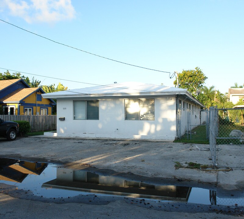 819 NE 17th Ter in Fort Lauderdale, FL - Building Photo