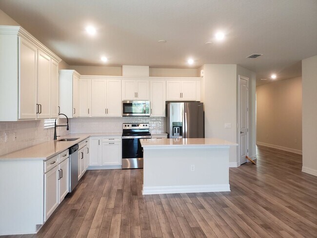 17236 Cagan Crossings Blvd in Clermont, FL - Building Photo - Building Photo