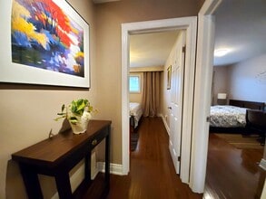 301 Thrace Av in Mississauga, ON - Building Photo - Building Photo