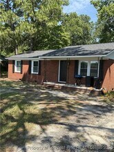 4112 Legion Rd in Hope Mills, NC - Foto de edificio - Building Photo