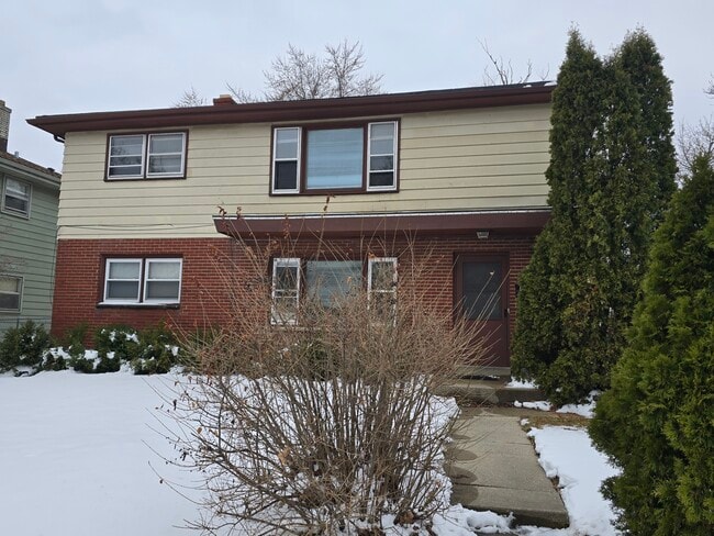 5973-75 n 83rd st, Unit 5973 in Milwaukee, WI - Foto de edificio - Building Photo