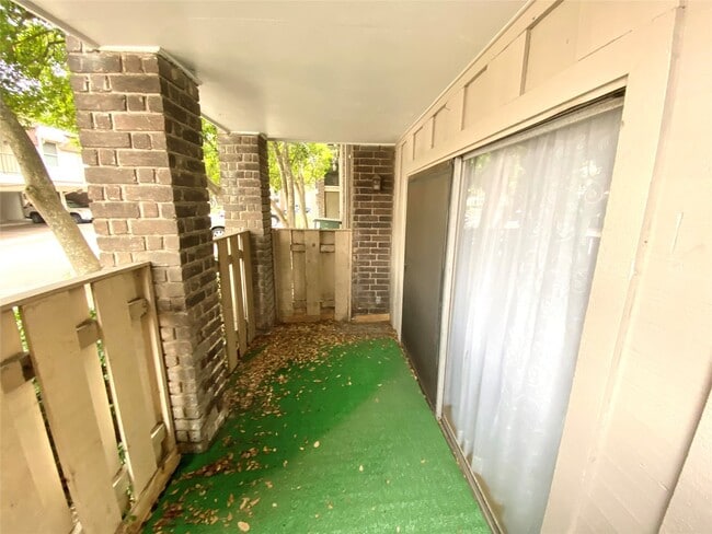 property at 7575 Katy Fwy