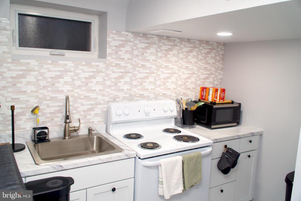 6525 Kenova St in District Heights, MD - Building Photo