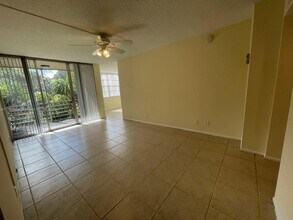 9431 Live Oak Pl in Davie, FL - Building Photo - Building Photo
