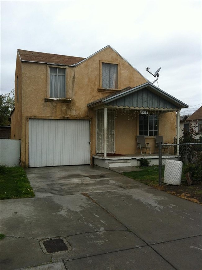 1533 N Filbert St in Stockton, CA - Foto de edificio - Building Photo