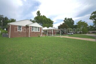 2418 S Quebec Ave in Tulsa, OK - Building Photo - Building Photo