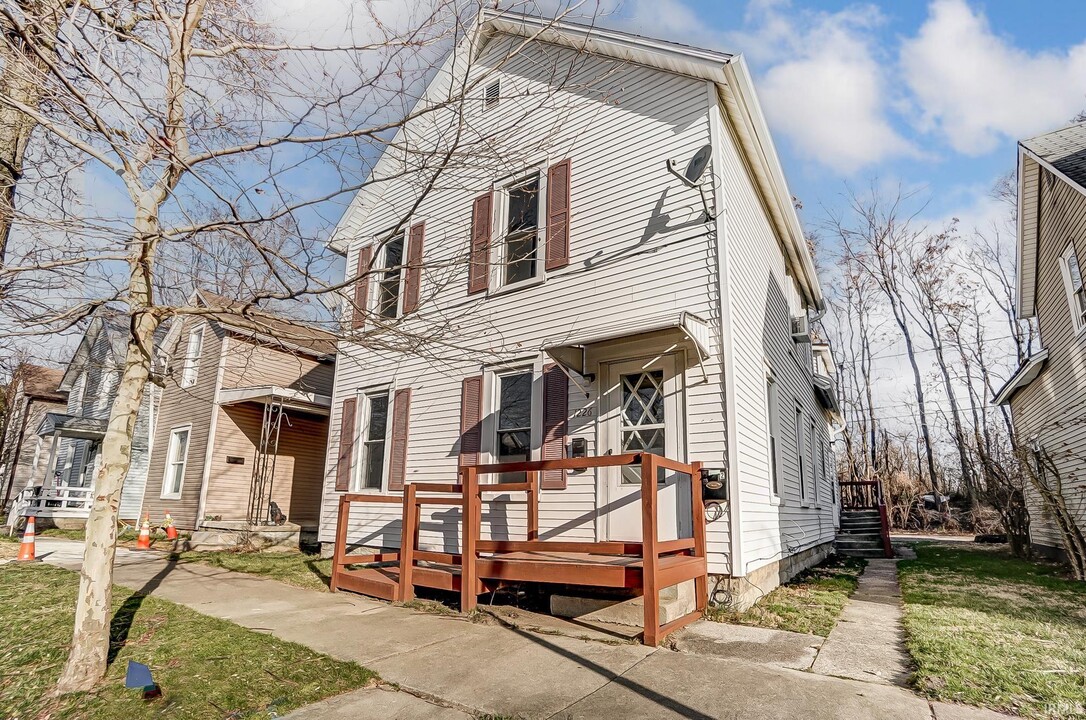 1226 Boone St in Fort Wayne, IN - Foto de edificio