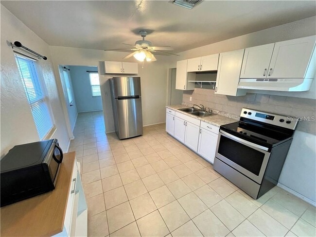 2334 38th Ave N in St. Petersburg, FL - Building Photo - Building Photo