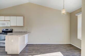 Updated 2-Bed Townhome in Ptarmigan Valley in Colorado Springs, CO - Building Photo - Building Photo