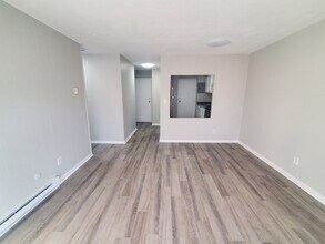 760 Cummins Hwy, Unit 18 in Boston, MA - Foto de edificio - Building Photo