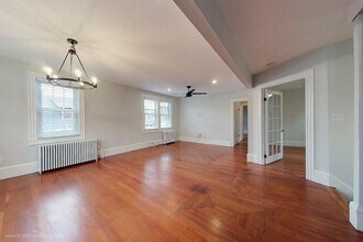 58 Gibbs Ave in Newport, RI - Building Photo - Building Photo