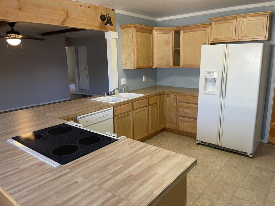 4832 9th St in Lubbock, TX - Building Photo