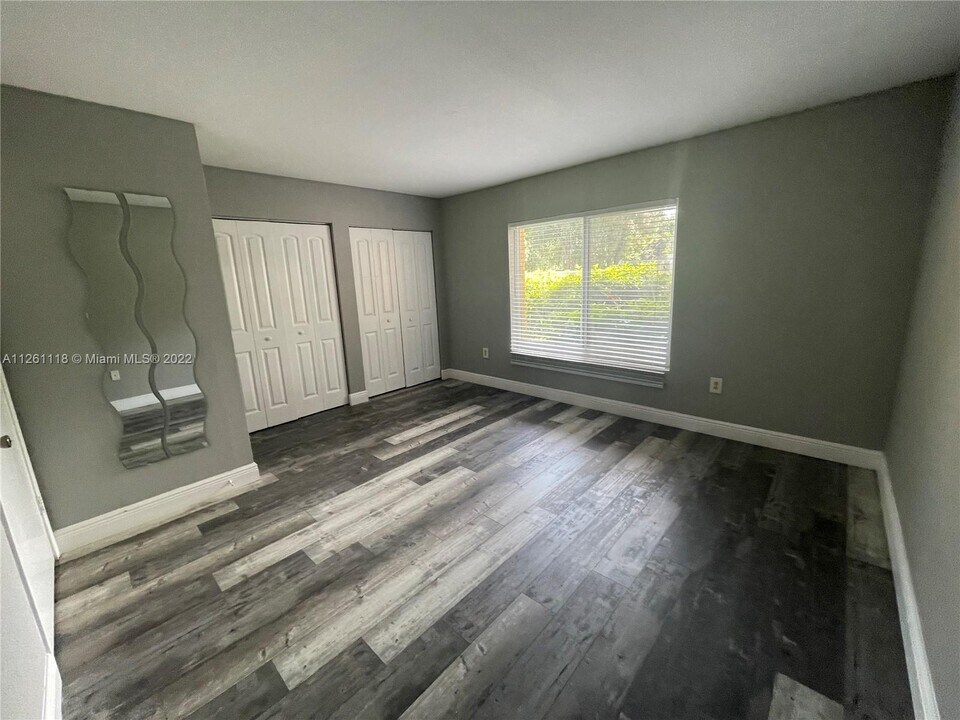 2622 NW 33rd St-Unit -2003 in Oakland Park, FL - Building Photo
