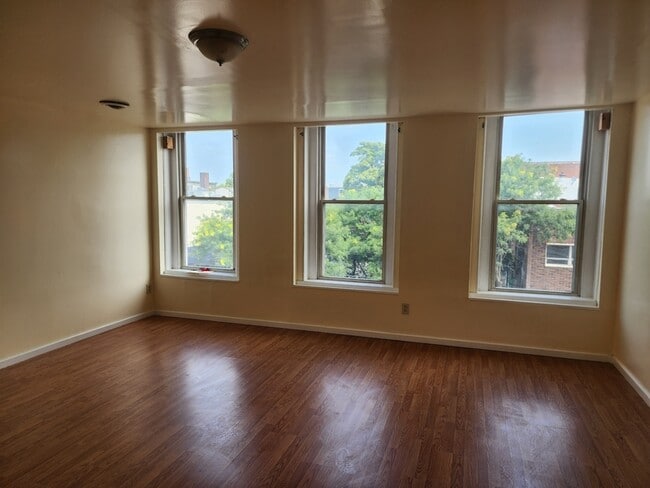 364 Main St in Poughkeepsie, NY - Building Photo - Building Photo