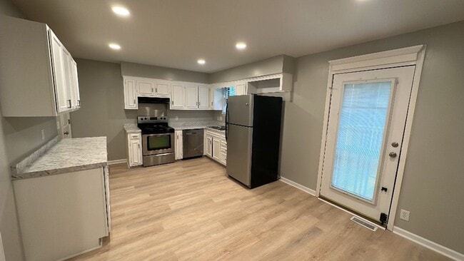 288 Paragon Mills Rd in Nashville, TN - Building Photo - Building Photo