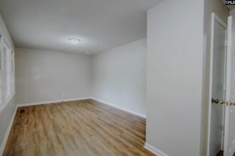 2475 Drexel Dr in Dalzell, SC - Foto de edificio - Building Photo