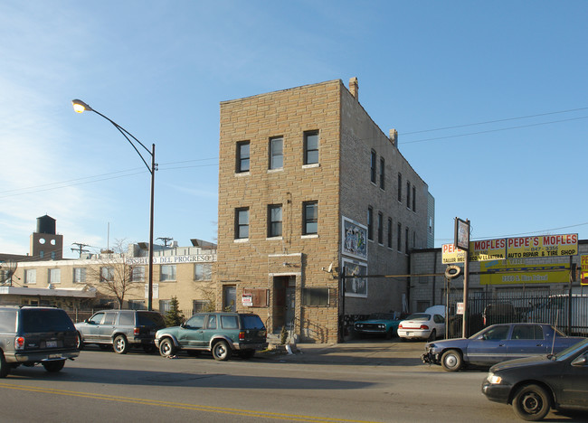 2564 S Blue Island Ave in Chicago, IL - Building Photo - Building Photo