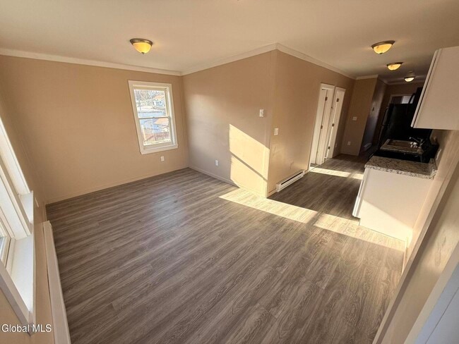 92 Main St in Corinth, NY - Building Photo - Building Photo