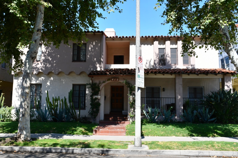 415 Cloverdale Ave in Los Angeles, CA - Building Photo