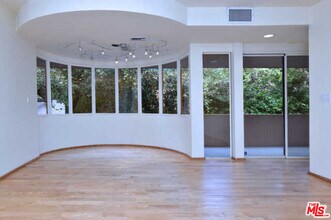 10045 Reevesbury Dr in Beverly Hills, CA - Building Photo - Building Photo