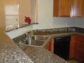 1300 Moon Cir-Unit -1323 in Folsom, CA - Building Photo - Building Photo