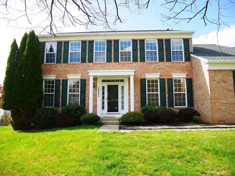 12321 High Stakes Dr in Reisterstown, MD - Building Photo