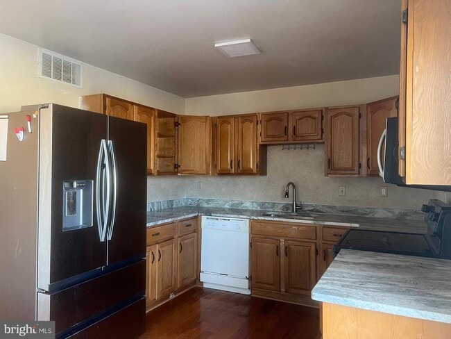 property at 16 N Pendleton Ct