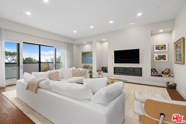 property at 22065 Pacific Coast Hwy