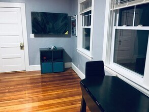 24 Mullen Ct, Unit 3 in Newton, MA - Building Photo - Building Photo