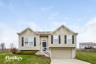 11039 N Ditman Ct in Kansas City, MO - Building Photo