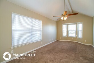 7913 Kenhurst Dr in Louisville, KY - Building Photo - Building Photo
