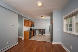 1439 NY-9P in Saratoga Springs, NY - Building Photo