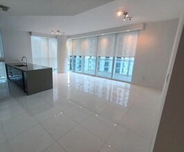 1080 Brickell Ave, Unit 2008 in Miami, FL - Foto de edificio - Building Photo