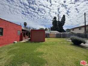 2437 Granville Ave in Los Angeles, CA - Building Photo - Building Photo