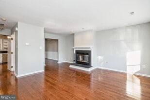 207 Westminster Ln in Stafford, VA - Building Photo