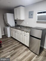 9349 Valley Rd in Berkeley Springs, WV - Building Photo