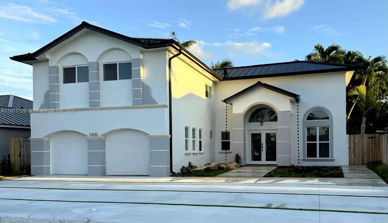 14848 SW 180th St in Miami, FL - Building Photo