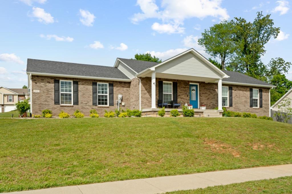 212 Emerson Dr in Elizabethtown, KY - Building Photo