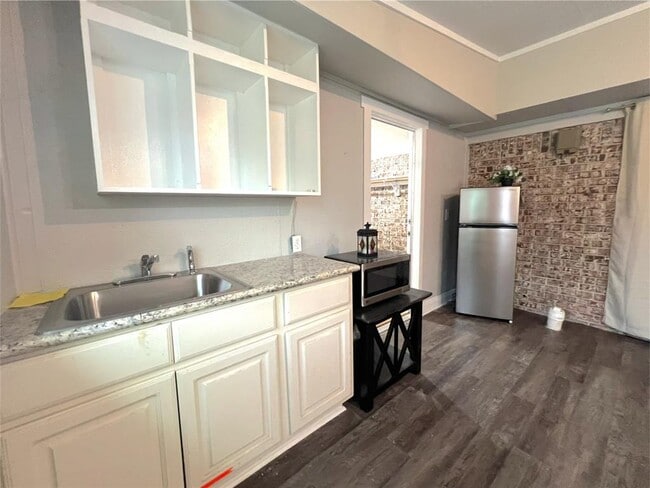 14031 Duncannon Dr in Houston, TX - Building Photo - Building Photo